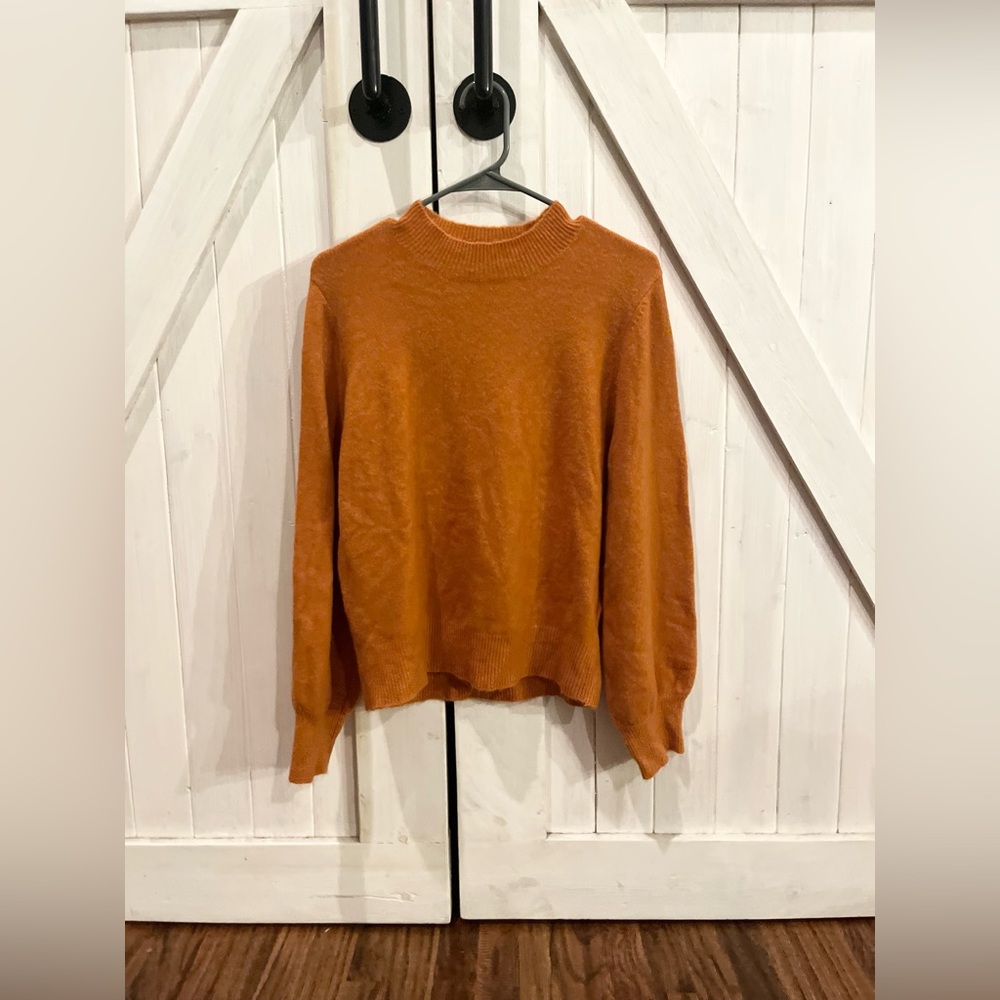 vici sweater
